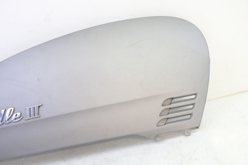 photo de FLANC ARRIERE DROIT SYM FIDDLE 3 III 125 (2014 - 2020) - Zoom état d’usage