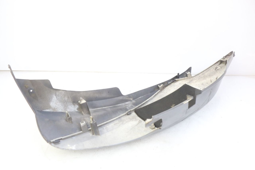 photo de FLANC ARRIERE DROIT HONDA FJS SILVERWING SILVER WING 400 (2009 - 2016) - Zoom état d’usage