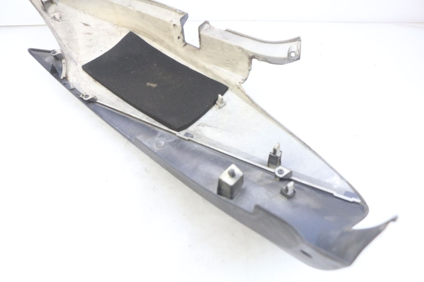 photo de FLANC ARRIERE DROIT HONDA FJS SILVERWING SILVER WING 400 (2009 - 2016) - Autre angle de vue