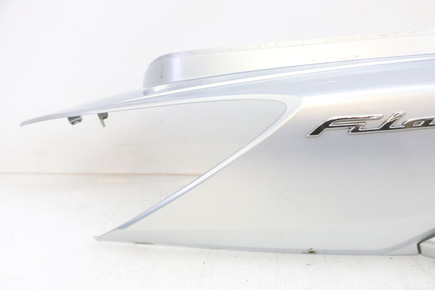 photo de FLANC ARRIERE DROIT MBK FLAME X 125 (2007 - 2016) - Inspection visuelle