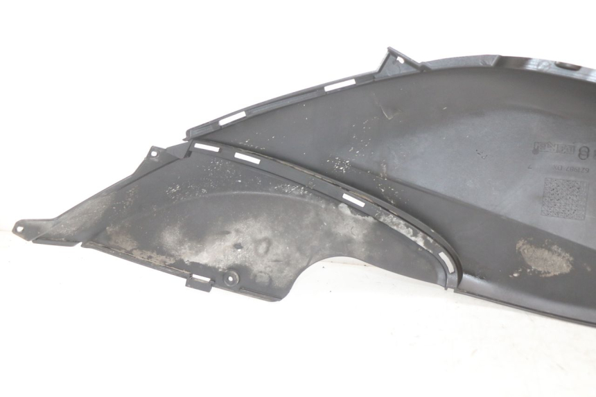 photo de FLANC ARRIERE DROIT PIAGGIO FLY 2T 50 (2004 - 2017) - Gros plan technique