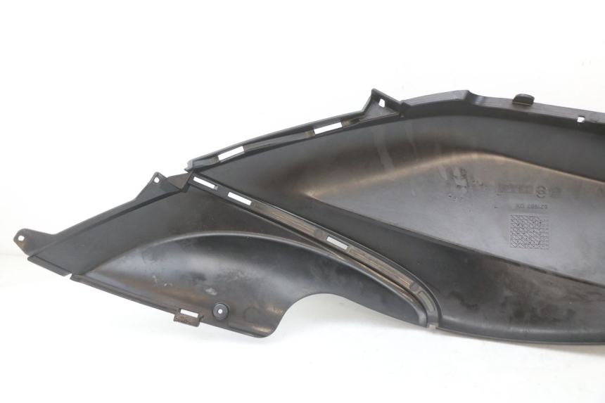 photo de FLANC ARRIERE DROIT PIAGGIO FLY 2T 50 (2004 - 2017) - Points de fixation