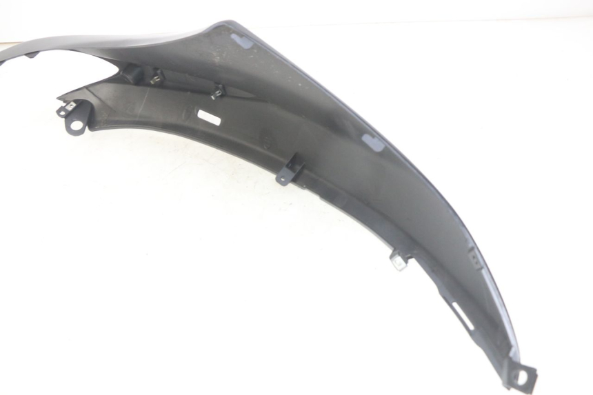 photo de FLANC ARRIERE DROIT PIAGGIO FLY 4T 50 (2013 - 2017) - Détail de la pièce