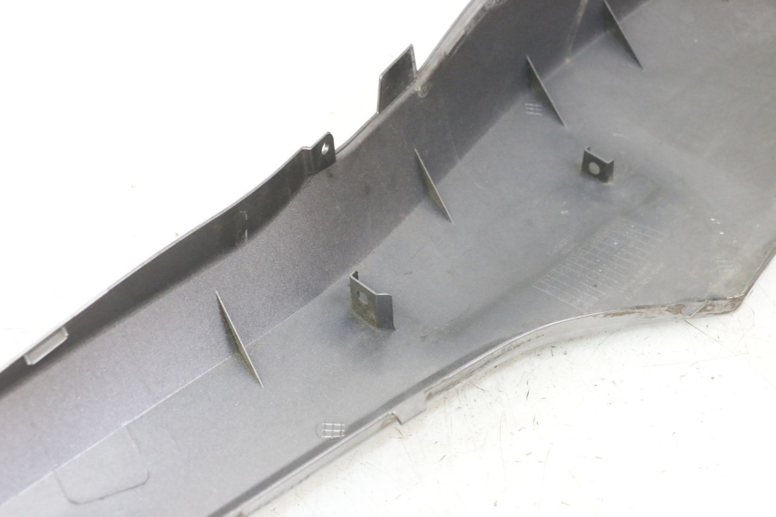 photo de FLANC ARRIERE DROIT HONDA FORZA ABS 300 (2013 - 2017) - Vue d’ensemble