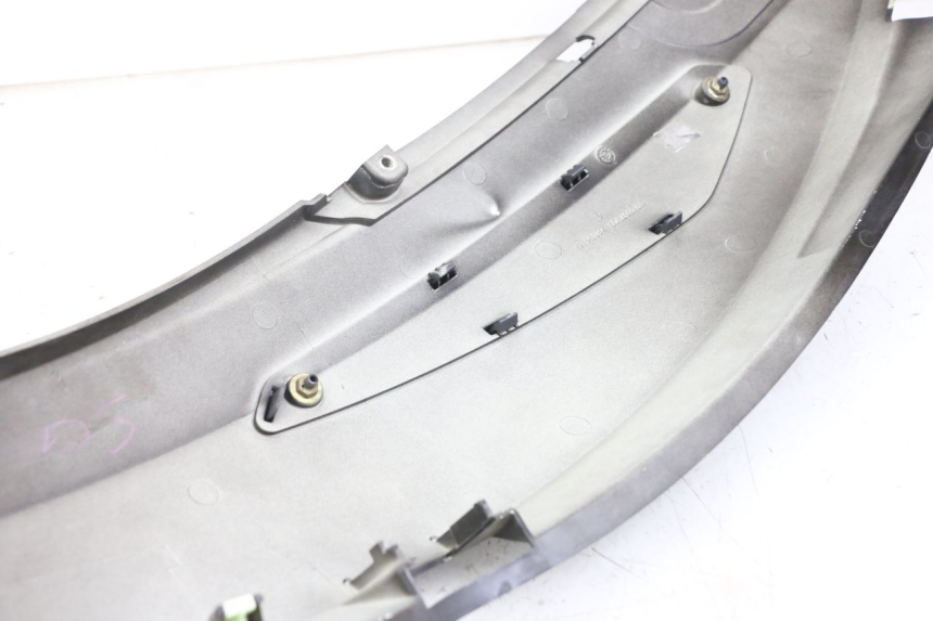 photo de FLANC ARRIERE DROIT PEUGEOT GEOPOLIS RS 125 (2007 - 2009) - Points de fixation