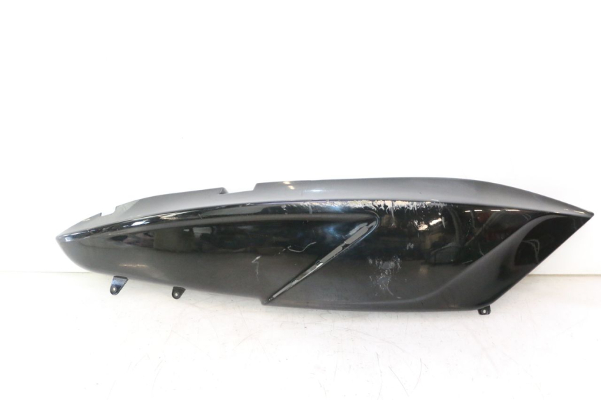 photo de FLANC ARRIERE DROIT GILERA GP 800 (2007 - 2013) - Vue principale