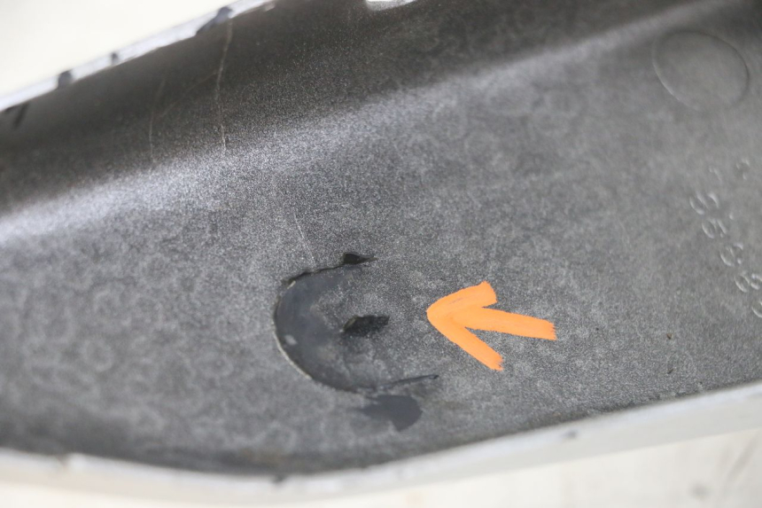 photo de FLANC ARRIERE DROIT SUZUKI GS GSE 500 (2001 - 2003) - Gros plan technique