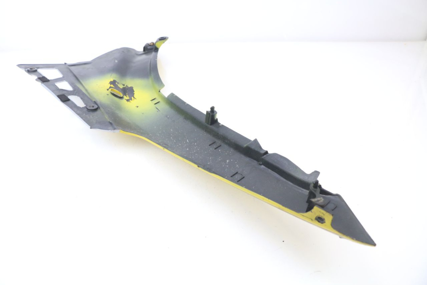 photo de FLANC ARRIERE DROIT SUZUKI GSXF GSX F 600 (1988 - 1997) - Gros plan technique