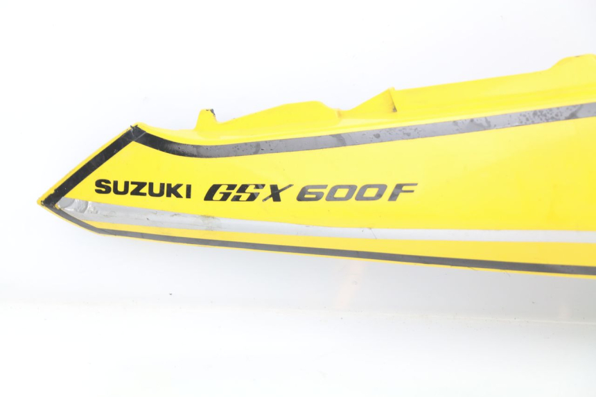 photo de FLANC ARRIERE DROIT SUZUKI GSXF GSX F 600 (1988 - 1997) - Marquages et références