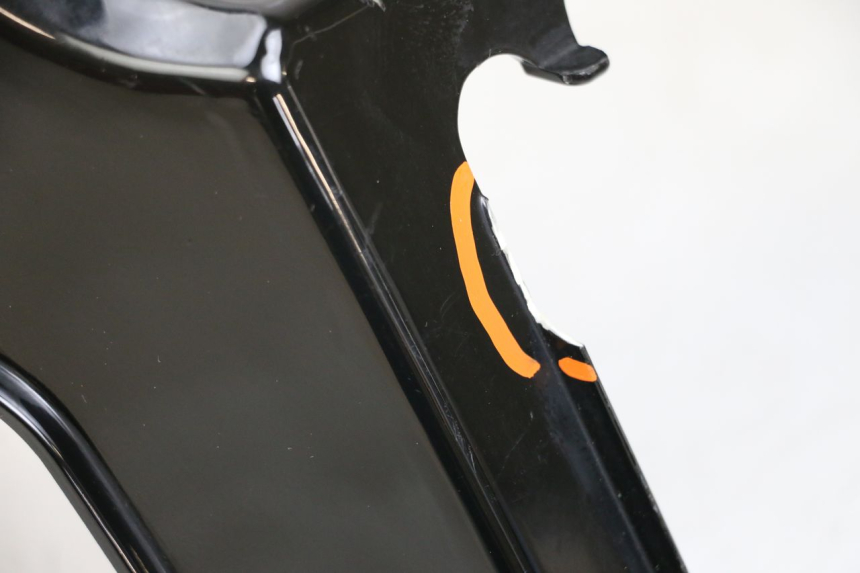 photo de FLANC ARRIERE DROIT HYOSUNG GTR 125 (2006 - 2008) - Vue d’ensemble