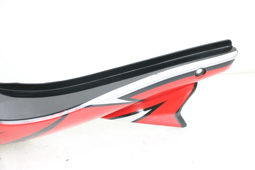 photo de FLANC ARRIERE DROIT HYOSUNG GTR 125 (2006 - 2008) - État de surface