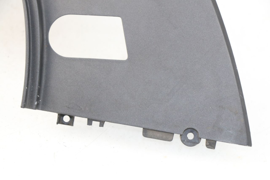 photo de FLANC ARRIERE DROIT SYM GTS EFI ABS 125 (2012 - 2016) - Points de fixation