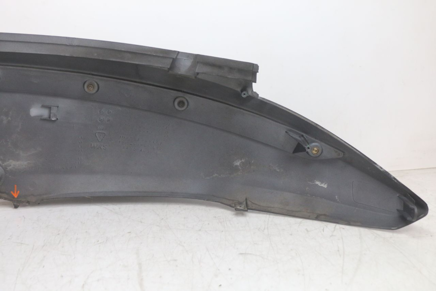 photo de FLANC ARRIERE DROIT SYM GTS EVO 125 (2009 - 2013) - État de surface
