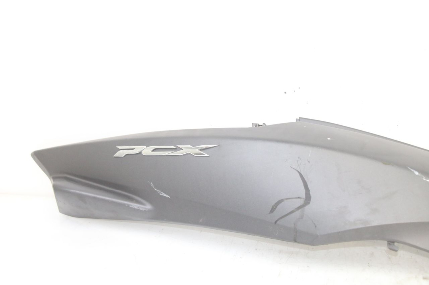 photo de FLANC ARRIERE DROIT HONDA PCX (JF57/JF64) 125 (2014 - 2018) - Détail de la pièce