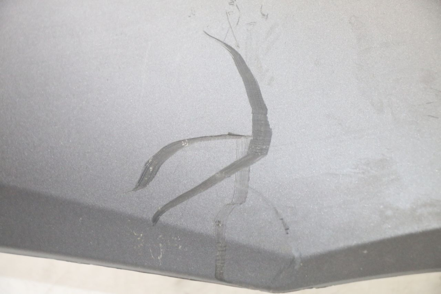 photo de FLANC ARRIERE DROIT HONDA PCX (JF57/JF64) 125 (2014 - 2018) - Gros plan technique