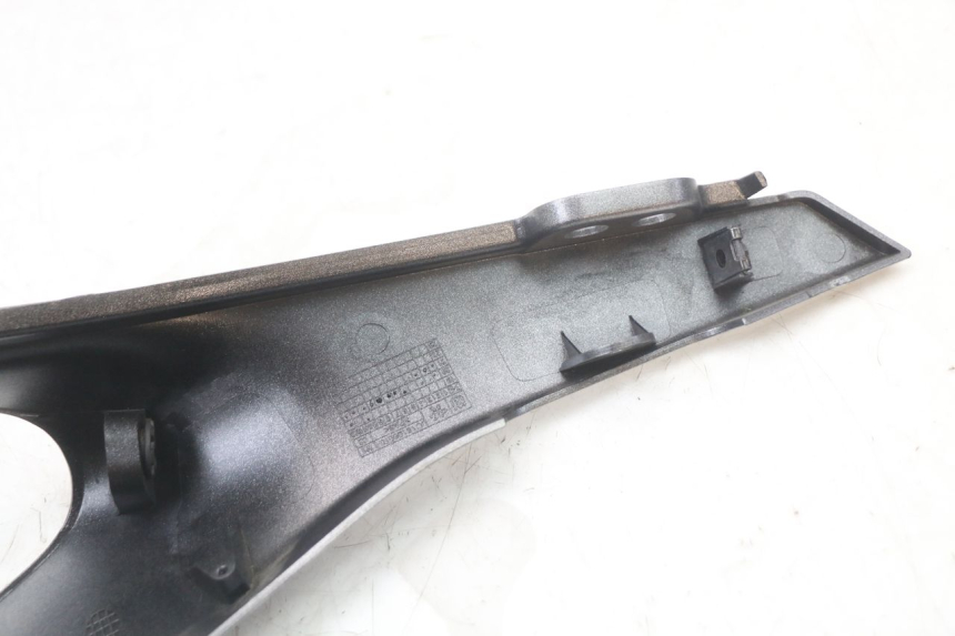 photo de FLANC ARRIERE DROIT HUSQVARNA SVARTPILEN 401 (2018 - 2023) - État de surface