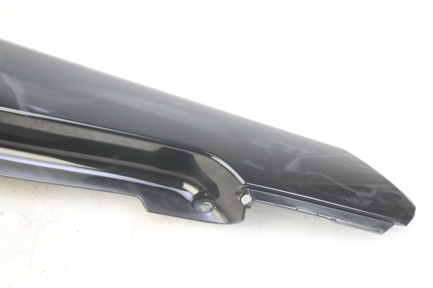 photo de FLANC ARRIERE DROIT YAMAHA HW XENTER 125 (2011 - 2017) - Détails caractéristiques
