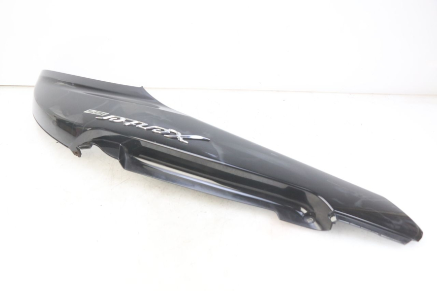 photo de FLANC ARRIERE DROIT YAMAHA HW XENTER 125 (2011 - 2017) - Zoom composants