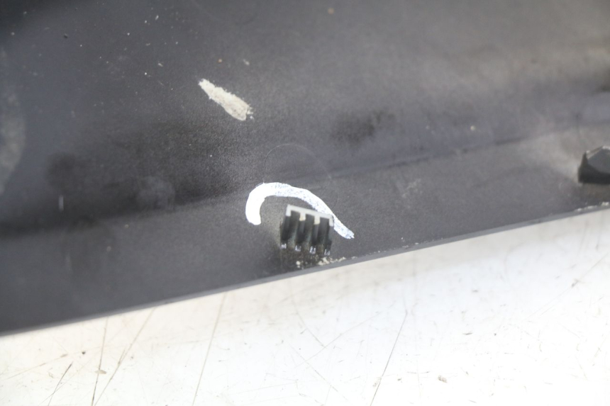 photo de FLANC ARRIERE DROIT YAMAHA HW XENTER 125 (2011 - 2017) - Autre angle de vue