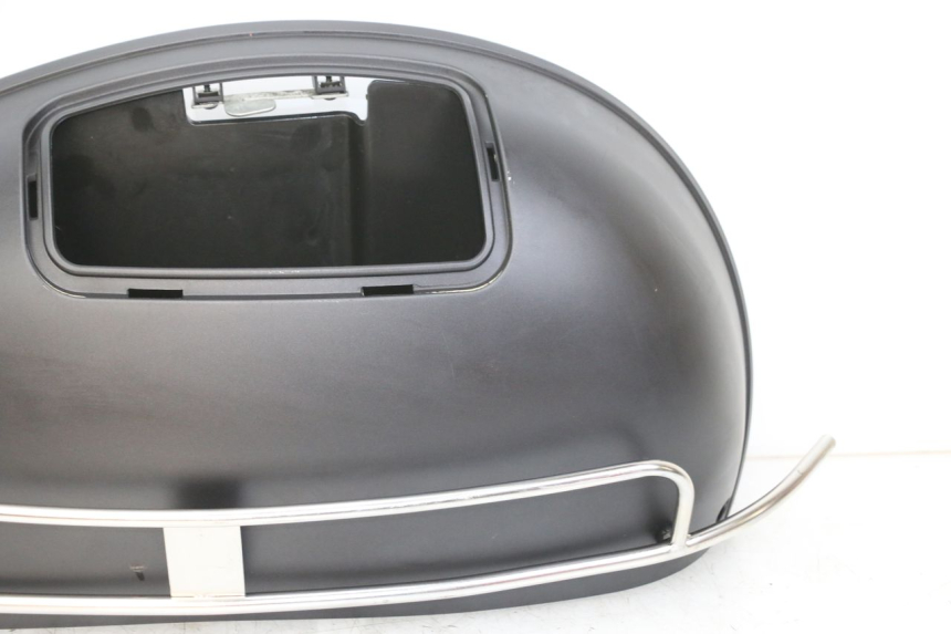 photo de FLANC ARRIERE DROIT JM MOTORS VX 125 (2022 - 2025) - Points de fixation