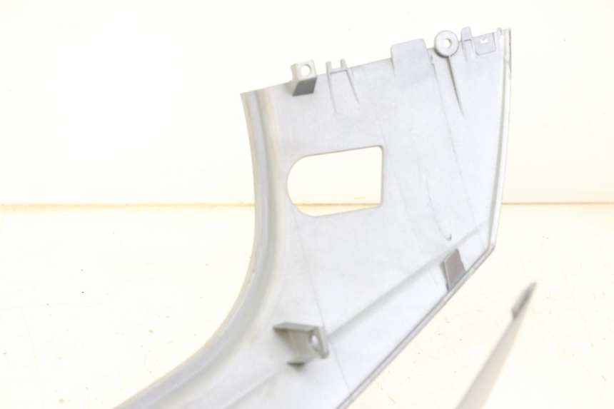 photo de FLANC ARRIERE DROIT SYM JOYMAX 125 (2010 - 2017) - Autre angle de vue