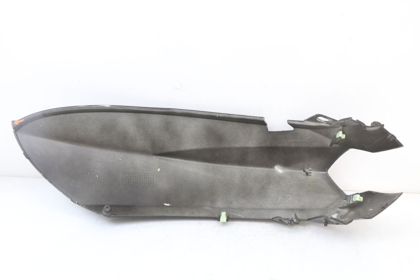 photo de FLANC ARRIERE DROIT PEUGEOT KISBEE 4T 50 (2018 - 2022) - Gros plan technique