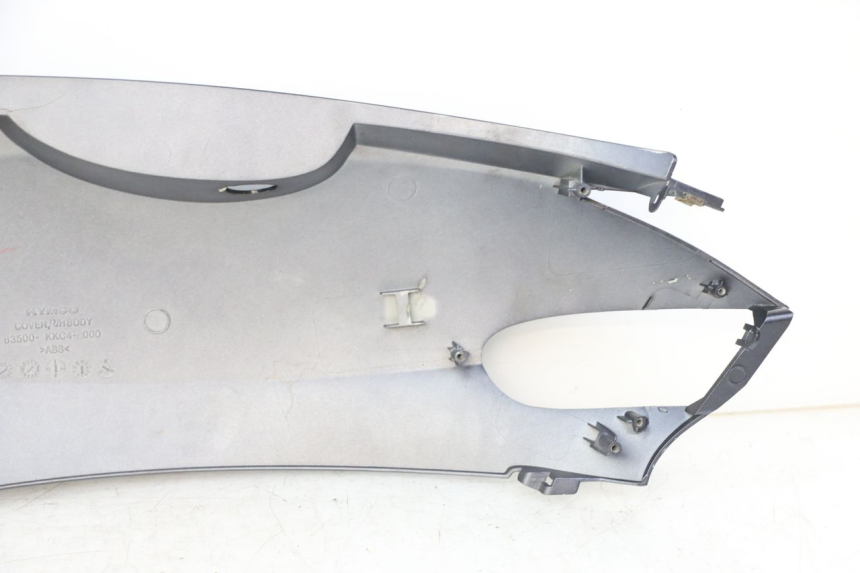 photo de FLANC ARRIERE DROIT KYMCO GRAND DINK 125 (2008 - 2014) - Gros plan technique