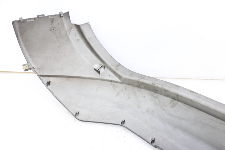 photo de FLANC ARRIERE DROIT KYMCO PEOPLE S 125 (2000 - 2008) - Autre angle de vue