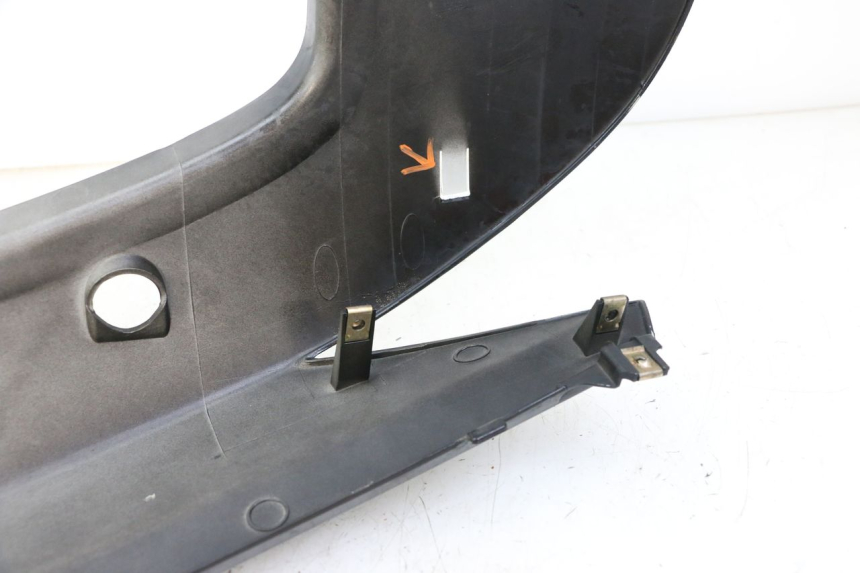 photo de FLANC ARRIERE DROIT KYMCO PEOPLE S 125 (2000 - 2008) - Vue d’ensemble