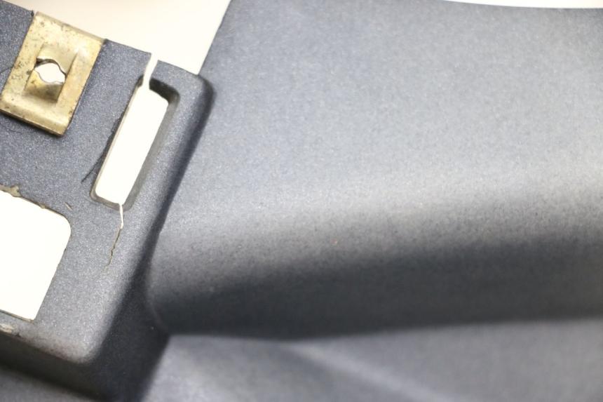 photo de FLANC ARRIERE DROIT KYMCO XCITING 500 (2007 - 2010) - Détail de la pièce