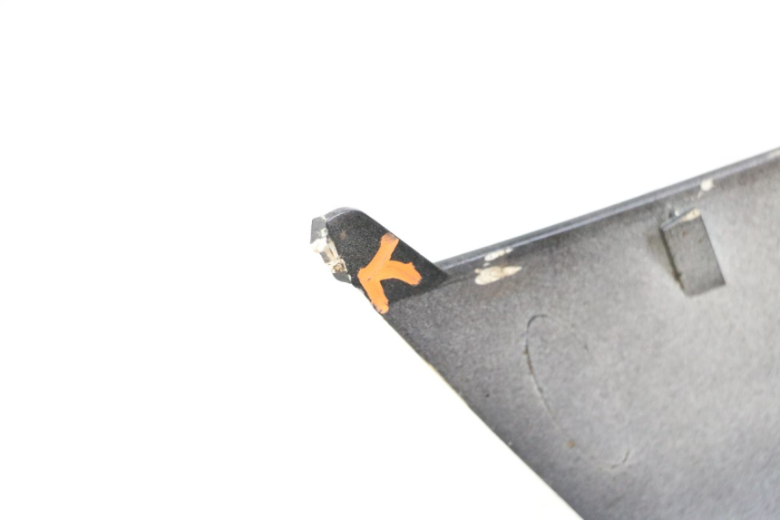 photo de FLANC ARRIERE DROIT MBK MACH G AC 50 (2002 - 2014) - Zoom état d’usage