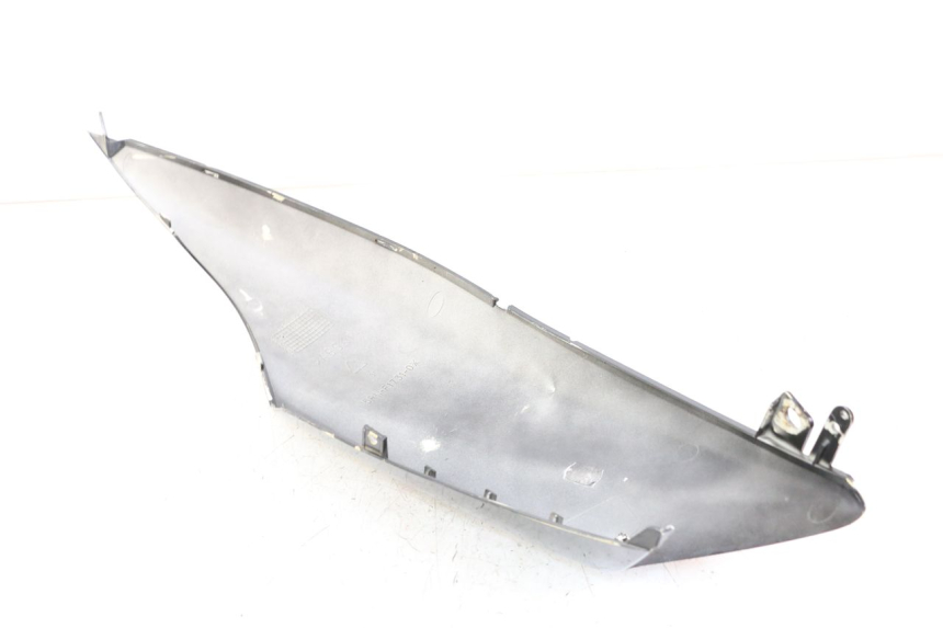 photo de FLANC ARRIERE DROIT MBK MACH G AC 50 (2002 - 2014) - Gros plan technique