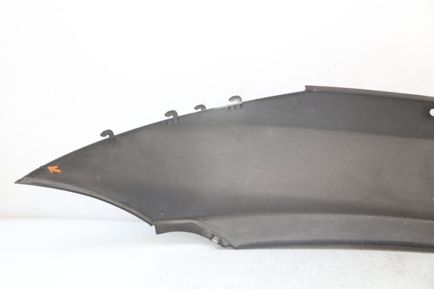 photo de FLANC ARRIERE DROIT PIAGGIO MP3 HPE 350 (2018 - 2020) - État de surface