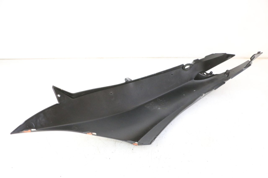 photo de FLANC ARRIERE DROIT PIAGGIO MP3 HPE 310 (2024 - 2025) - Points de fixation