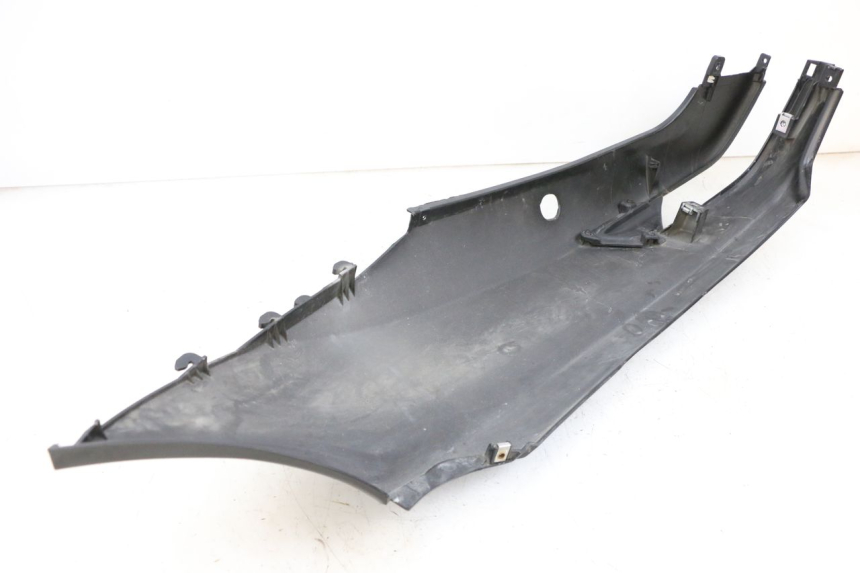 photo de FLANC ARRIERE DROIT PIAGGIO MP3 HPE 350 (2018 - 2020) - Autre angle de vue