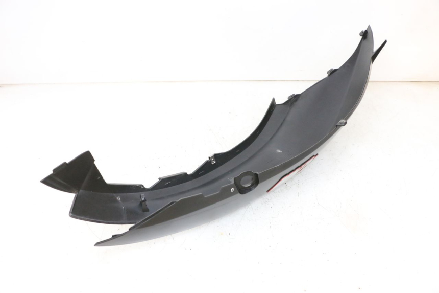 photo de FLANC ARRIERE DROIT PIAGGIO MP3 HPE 300 (2019 - 2026) - Gros plan technique