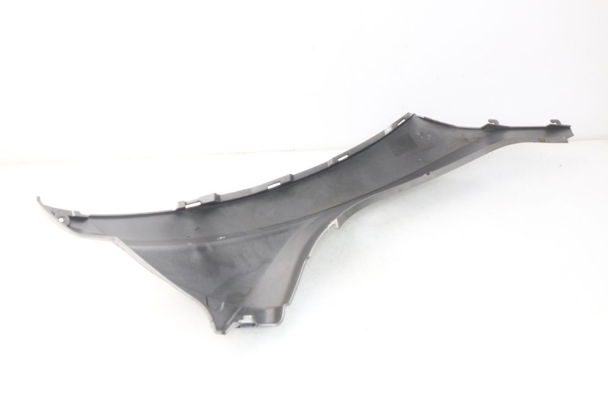 photo de FLANC ARRIERE DROIT PIAGGIO MP3 LT 400 (2007 - 2012) - Gros plan technique