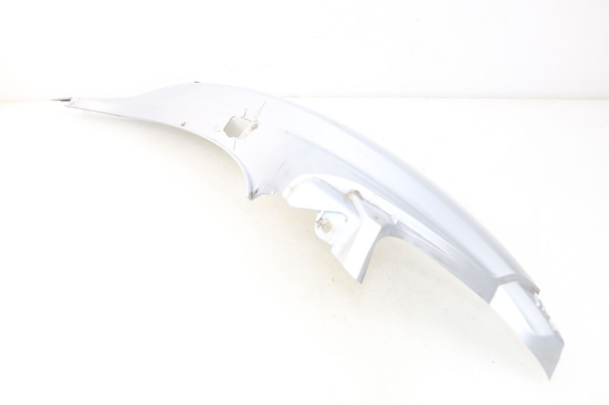 photo de FLANC ARRIERE DROIT PIAGGIO MP3 125 (2006 - 2014) - Points de fixation