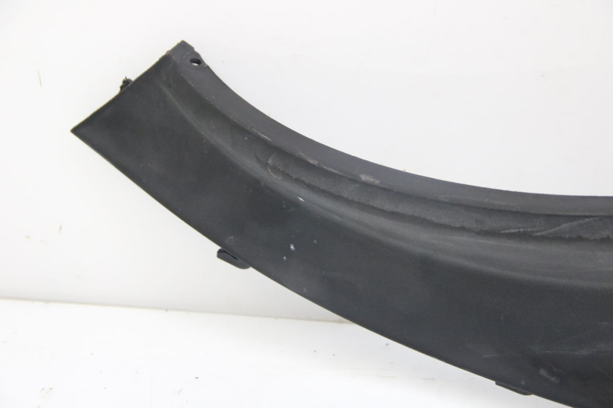 photo de FLANC ARRIERE DROIT PIAGGIO MP3 125 (2006 - 2014) - Gros plan technique