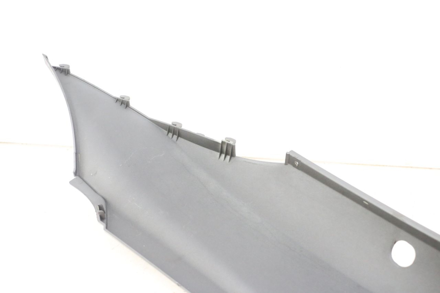 photo de FLANC ARRIERE DROIT PIAGGIO MP3 500 (2014 - 2017) - État de surface