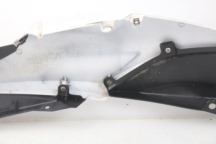 photo de FLANC ARRIERE DROIT MBK MW TRYPTIK 125 (2017 - 2022) - Points de fixation