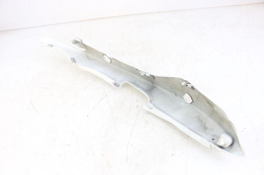 photo de FLANC ARRIERE DROIT MOTO GUZZI NORGE 8V GT 1200 (2011 - 2016) - Zoom état d’usage