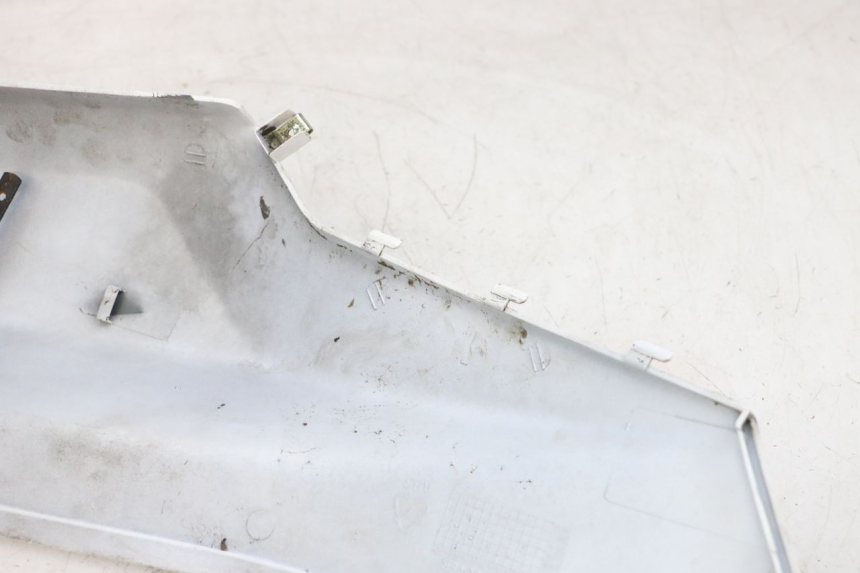 photo de FLANC ARRIERE DROIT SYM ORBIT 2 50 (2008 - 2014) - Points de fixation