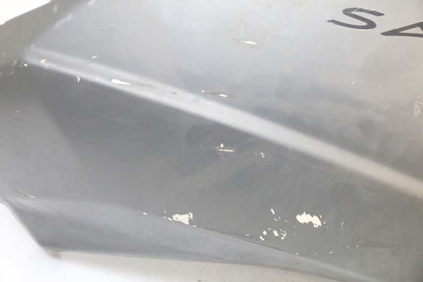 photo de FLANC ARRIERE DROIT PEUGEOT SATELIS 125 (2013 - 2018) - Gros plan technique