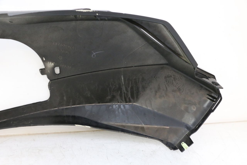 photo de FLANC ARRIERE DROIT PEUGEOT SATELIS COMPRESSOR K15 125 (2006 - 2009) - Points de fixation