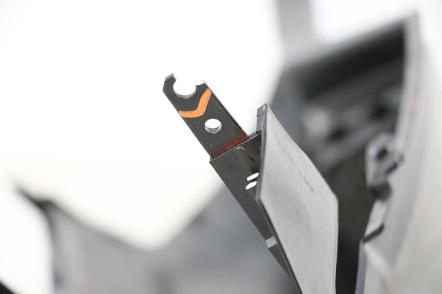 photo de FLANC ARRIERE DROIT PEUGEOT SPEEDFIGHT 3 LC 2T 50 (2009 - 2015) - Détails caractéristiques