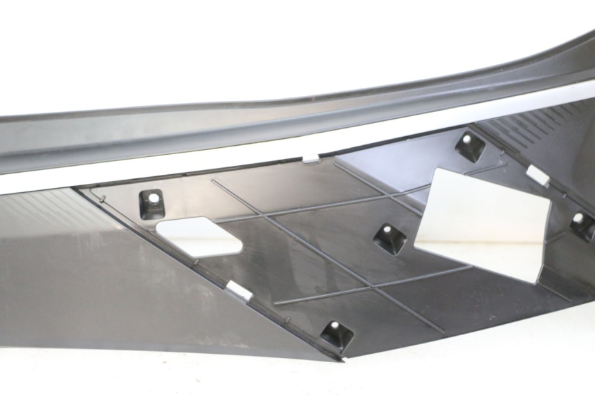 photo de FLANC ARRIERE DROIT PEUGEOT TWEET 4T 50 (2023 - 2025) - Détails caractéristiques