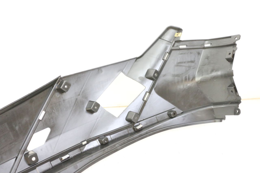 photo de FLANC ARRIERE DROIT PEUGEOT TWEET 4T 50 (2023 - 2025) - Gros plan technique