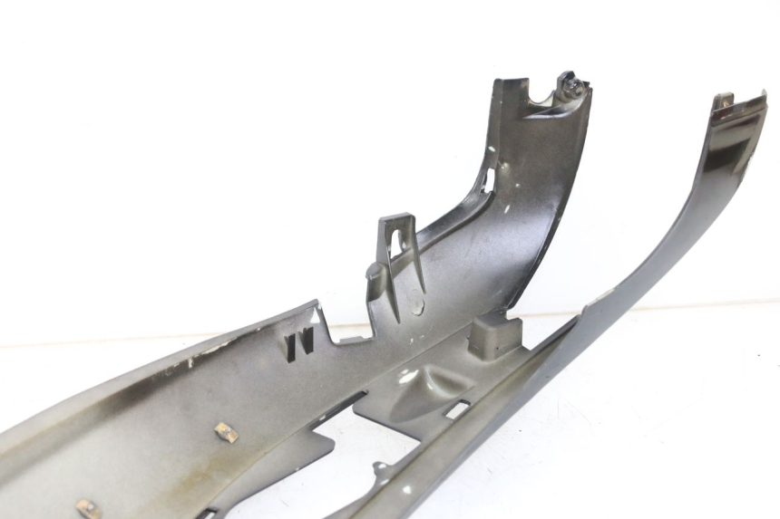 photo de FLANC ARRIERE DROIT PIAGGIO BEVERLY 125 (1998 - 2005) - Autre angle de vue