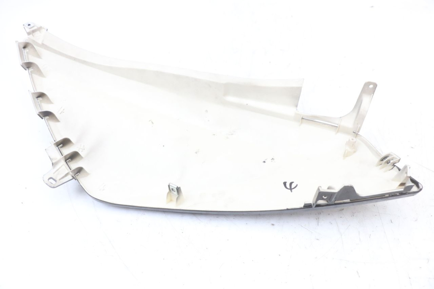 photo de FLANC ARRIERE DROIT JM MOTORS SANTANA 50 (2014 - 2023) - Gros plan technique